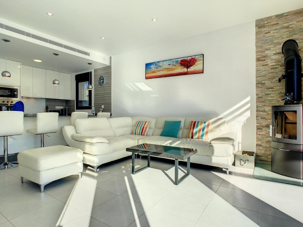 Sur - - 8409 Villa Sucina