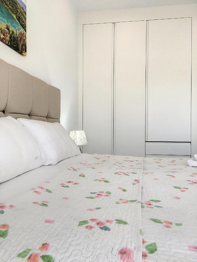 Sur - - 8409 * Sucina