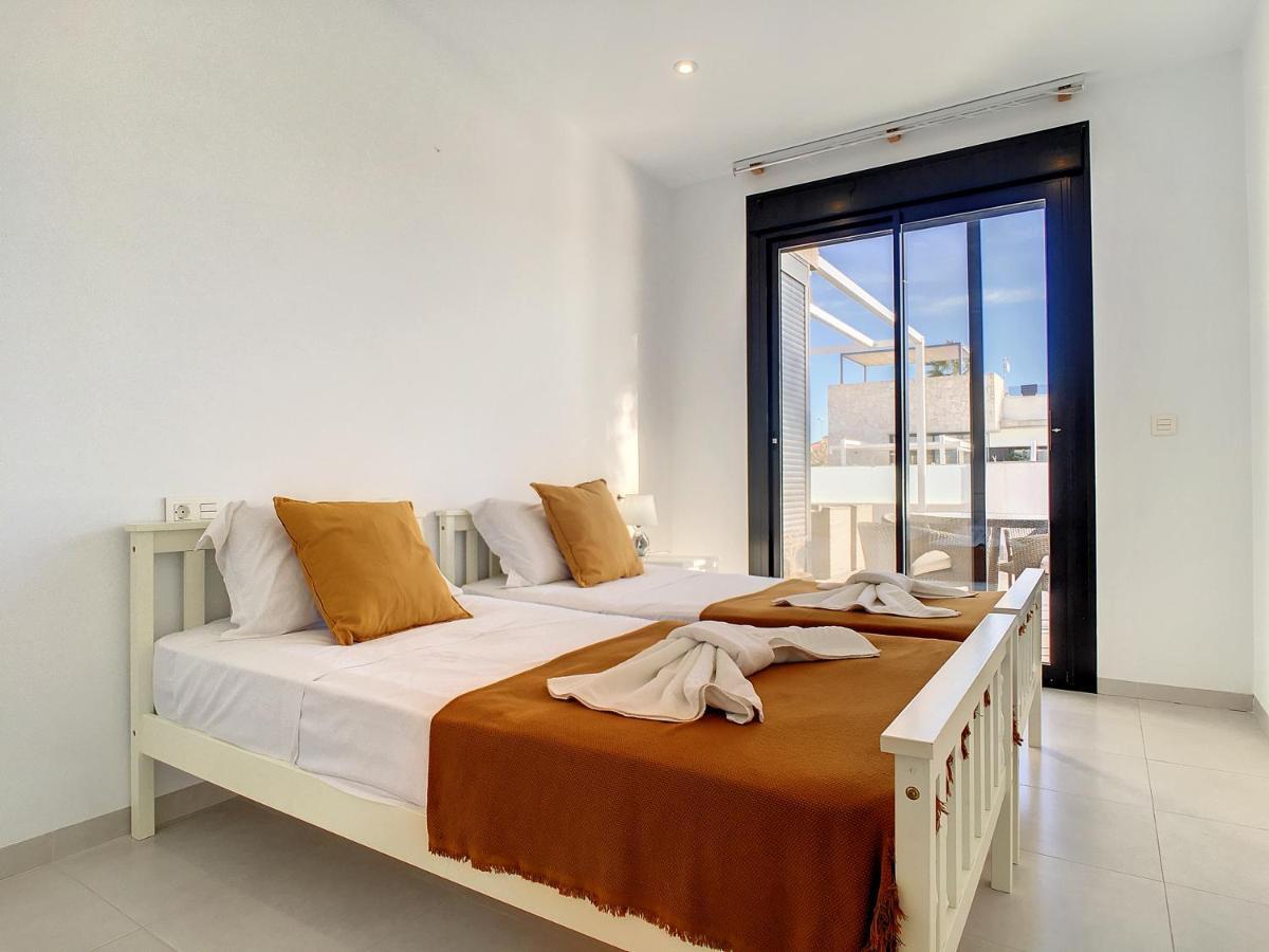 Sur - - 8409 Villa *
