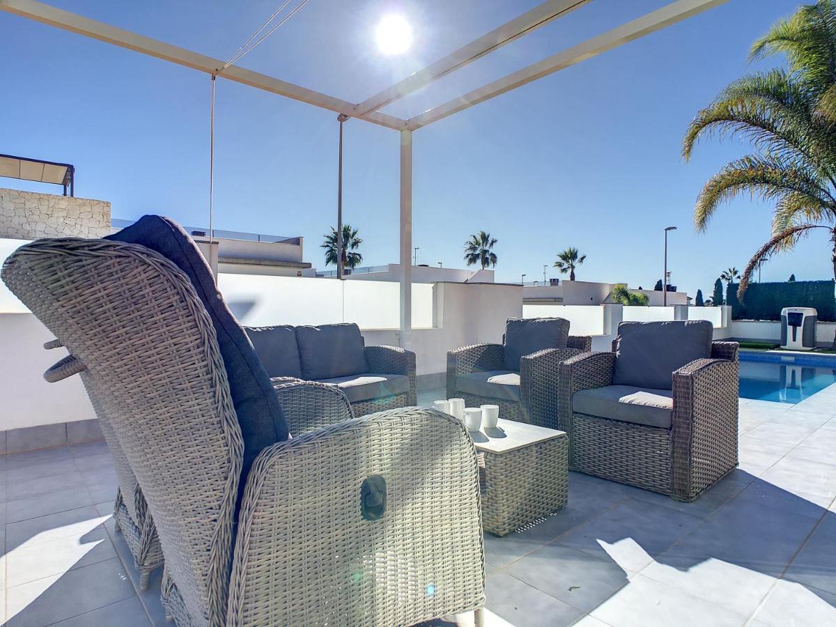 Sur - - 8409 Villa