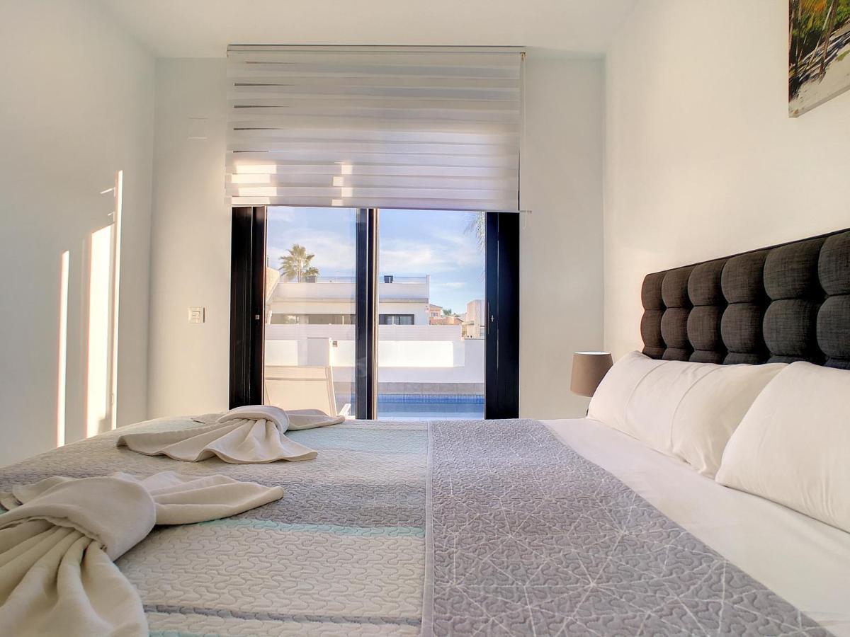Sur - - 8409 Villa *