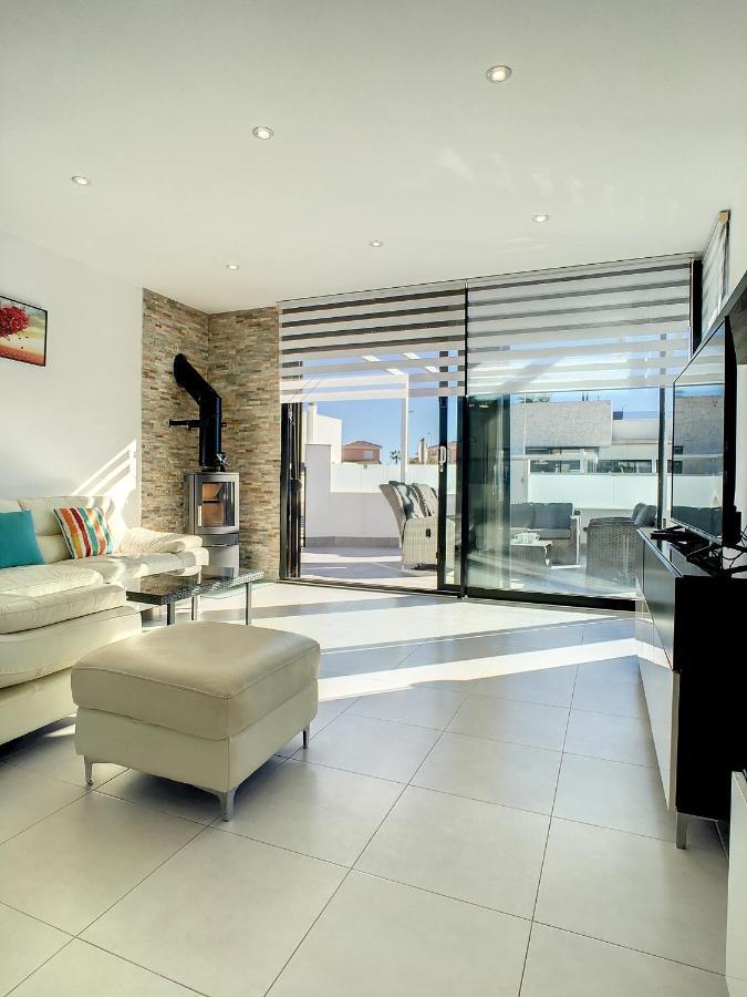 Sur - - 8409 Villa *