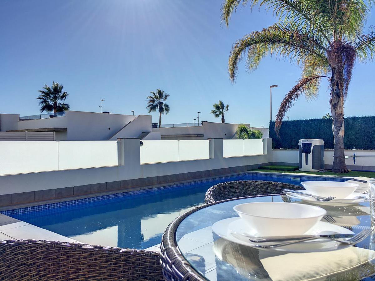 Sur - - 8409 Villa *