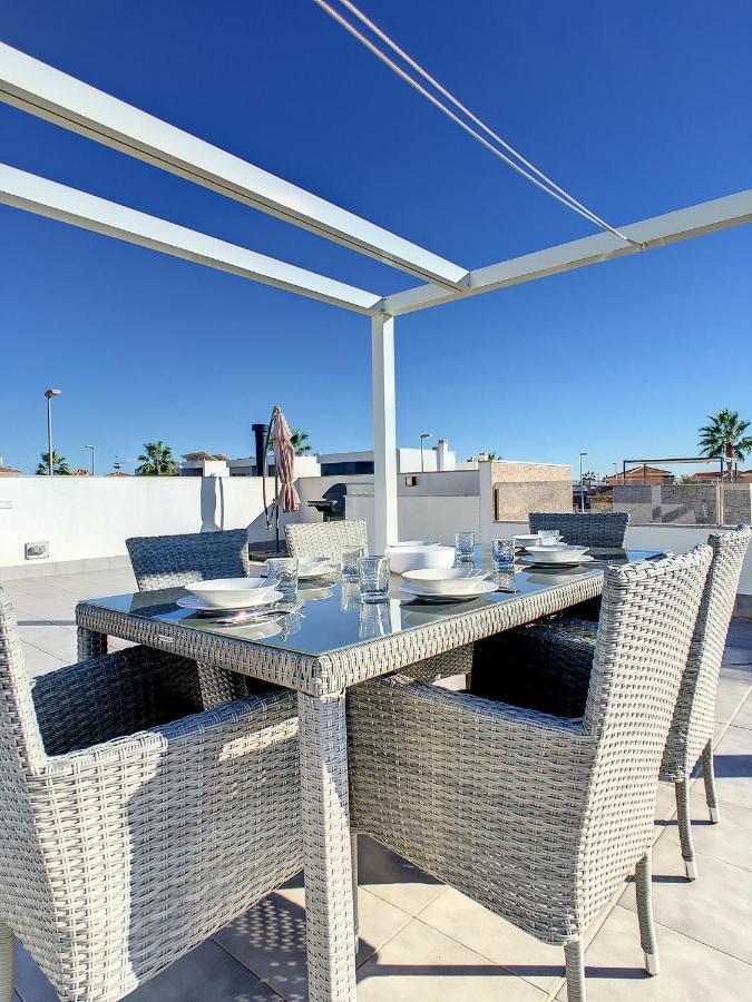Sur - - 8409 Villa *